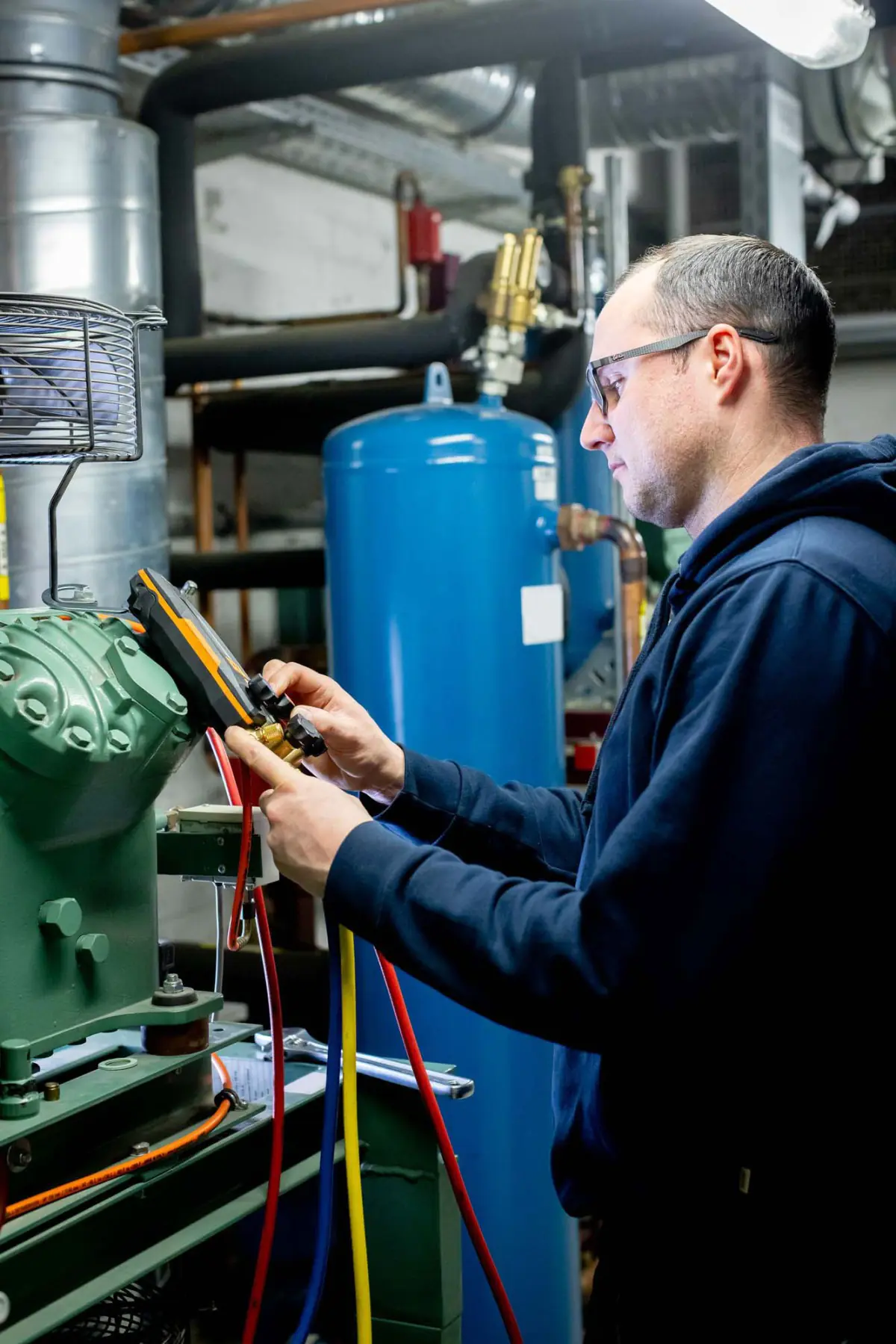 henne stuttgart kaeltetechnik gewerbekunden mobile header